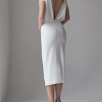 Vestido branco saia quadril com fivela bolsa pérola com decote redondo
