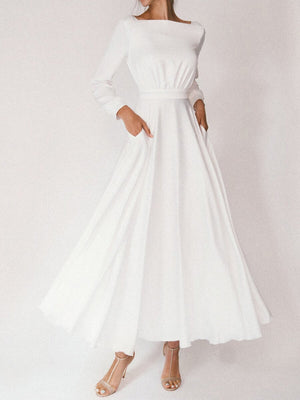 Vestido branco frente única com decote e manga comprida