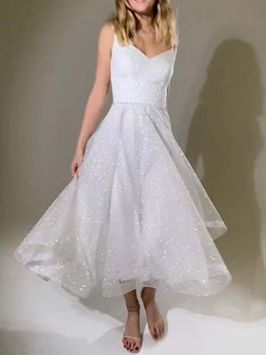 Mittellanges weißes Kleid mit glitzernden Hosenträgern Temperament