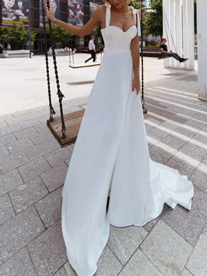 Elegante vestido largo blanco con hombros colgantes y cordones